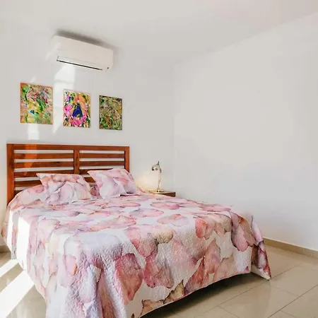Vila Puerto Del Carmen Sleeps 6 Air Con Wifi Puerto del Carmen (Lanzarote)