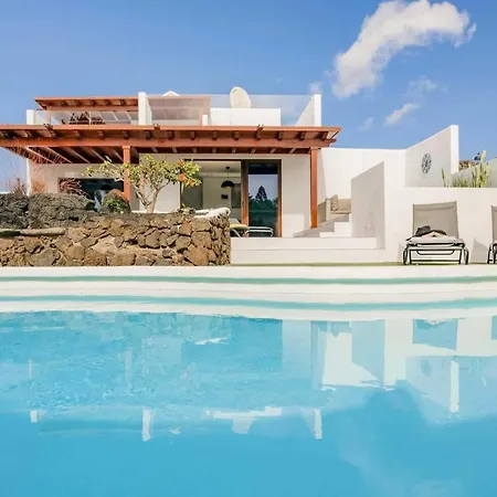 Puerto Del Carmen Sleeps 6 Air Con Wifi Puerto del Carmen (Lanzarote)