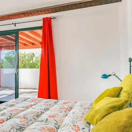 Villa Puerto Del Carmen Sleeps 6 Air Con Wifi