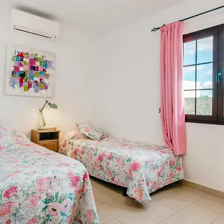 Puerto Del Carmen Sleeps 6 Air Con Wifi Villa *