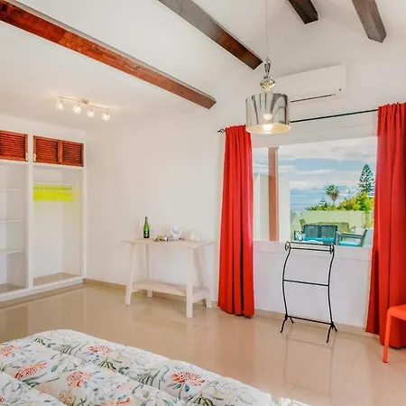 Vila Puerto Del Carmen Sleeps 6 Air Con Wifi Puerto del Carmen (Lanzarote)